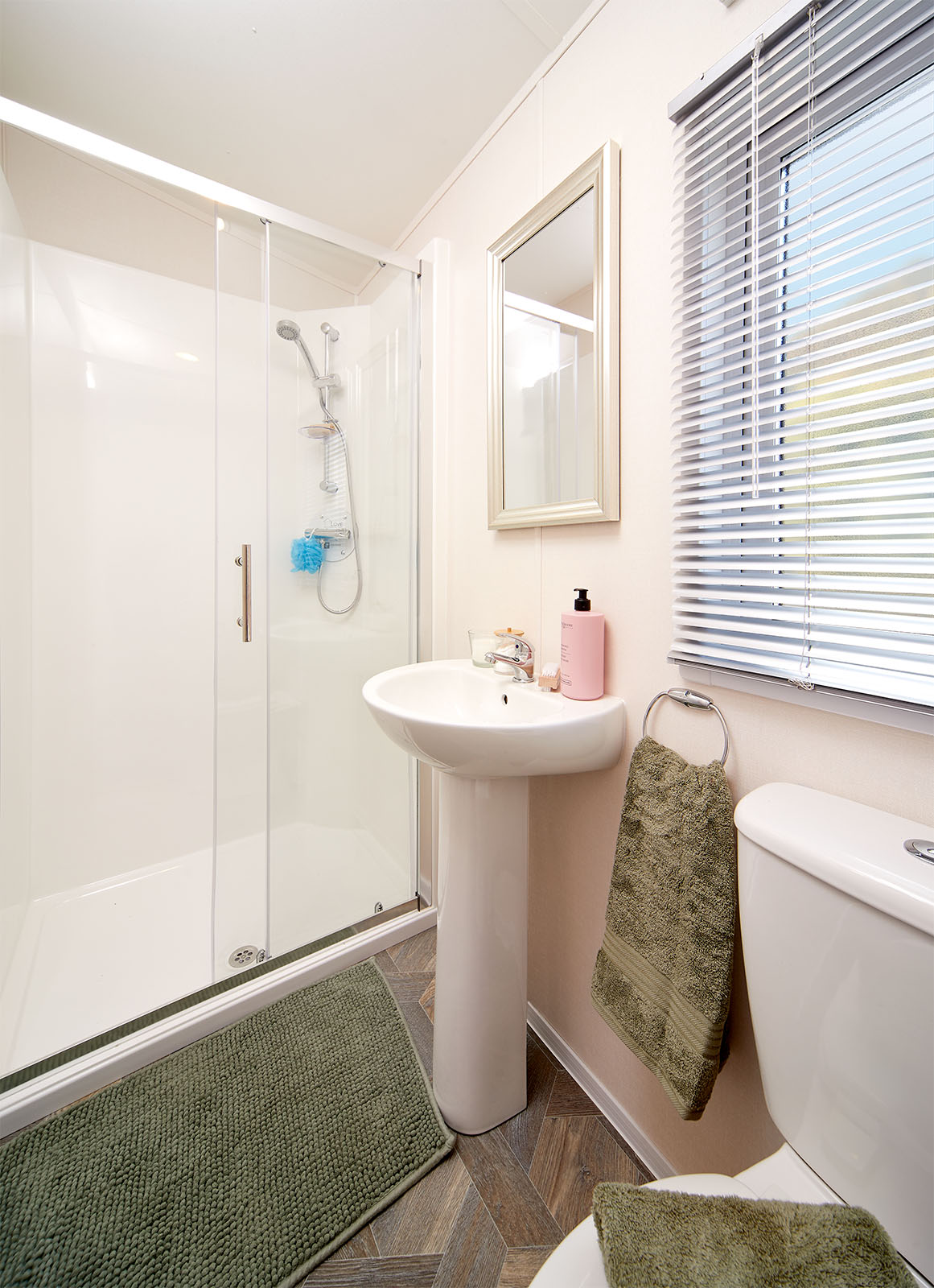 The Gisburn | Love Holiday Homes